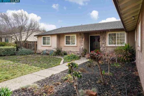 5210 Jomar Dr, Concord CA  94521-2343 exterior