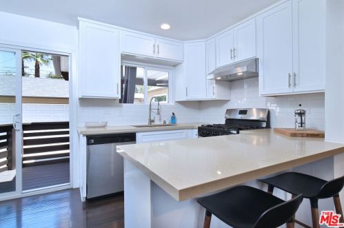 14609 Albers St, Van Nuys CA  91411-3711 exterior