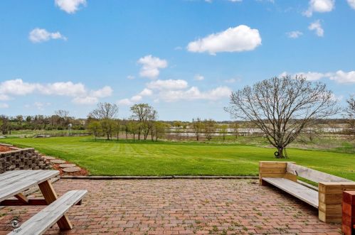 2929 Water Tower Dr, Crete IL  60417-4461 exterior