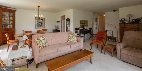 22 Valleybrook Dr, Lancaster PA  17601-4623 exterior