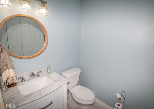 200 Edgewood Dr, Carrollton, GA 30116-8964