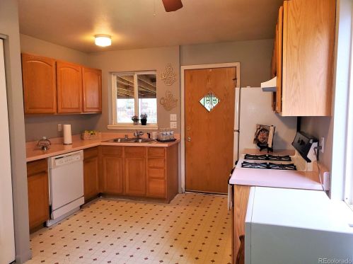 2930 Oneida St, Denver, CO 80207-2913