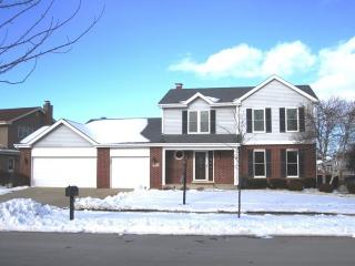 1814 Harcourt Dr, Downers Grove, IL 60517-4617