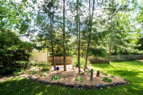 9063 Duckwood Trl, Saint Paul MN  55125-8687 exterior