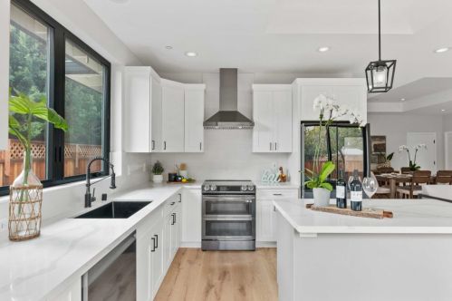 1766 Wagner Ave, Mountain View CA  94043-3049 exterior