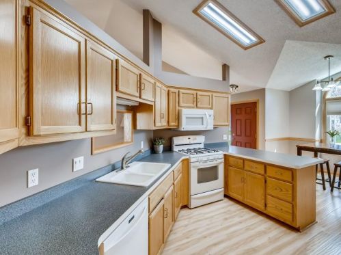 3231 Black Oak Dr, Saint Paul MN  55121-2334 exterior