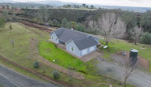 231 Ridgeview Ct, Valley Springs, CA 95252-8746
