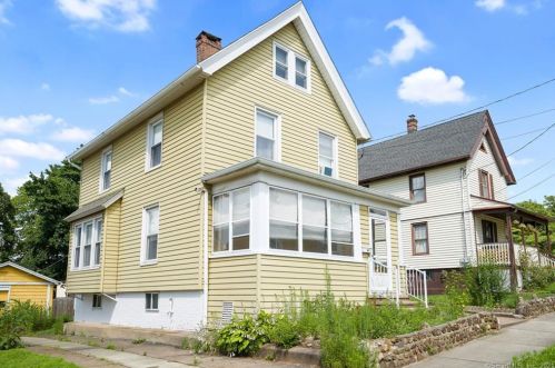 16 Union St, Wallingford, CT 06492-4107