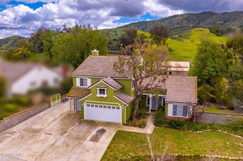 248 Trickling Brook Ct, Simi Valley, CA 93065-5918
