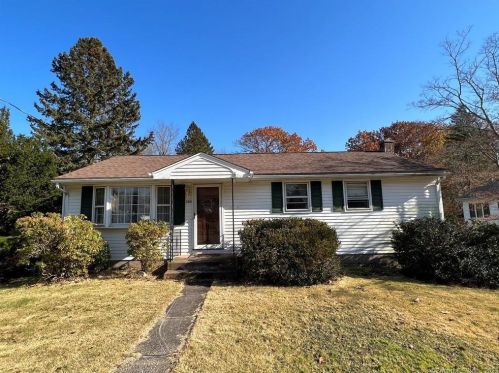 130 Dorothy Dr, Middletown, CT 06457-5304