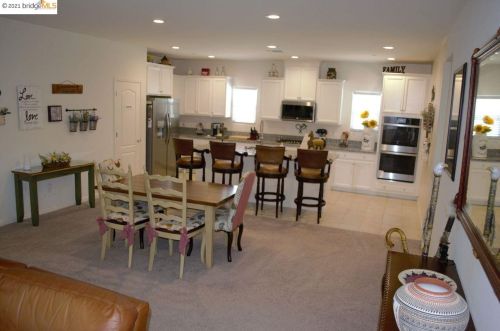 550 Betten St, Los Banos, CA 93635-8589