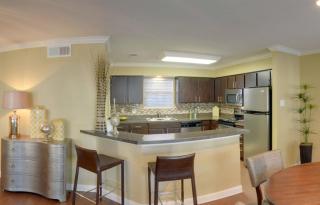 16300 Ledgemont Ln, Addison TX  75001-5906 exterior