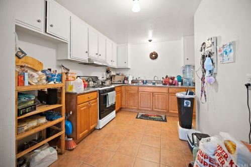 2124 Brownwood Ave, Anaheim CA  92801-5727 exterior
