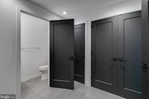 526 24th St, Philadelphia PA  19146-1054 exterior