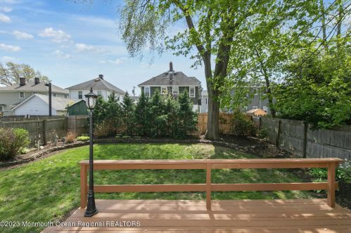 35 Leroy Pl, Tinton Falls NJ  07701-1712 exterior