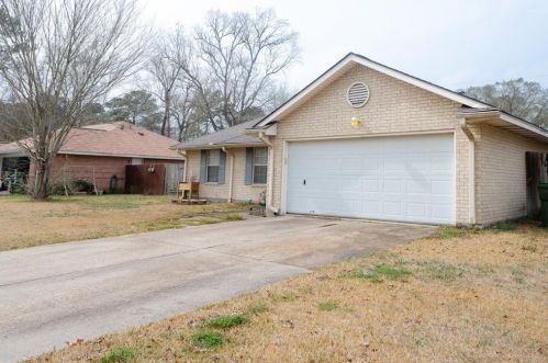21 Park Place St, Mont Belvieu, TX 77535