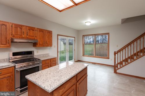 410 Wood End Ct, Charles Town WV  25414-5294 exterior