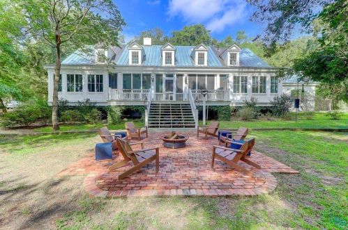 4808 Highlander Ln, Meggett, SC 29449-5856