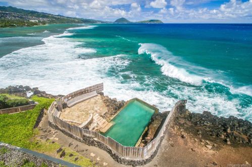 4140 Black Pt Rd, Honolulu HI  96816-4846 exterior