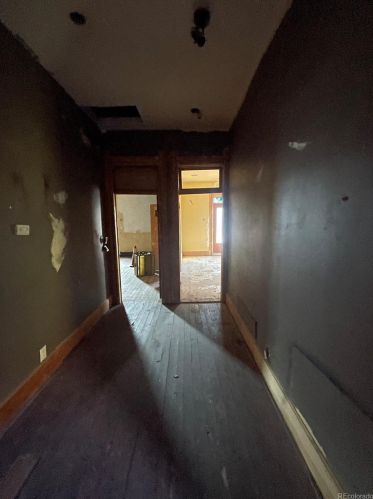 2127 Tremont Pl, Denver CO  80205-3132 exterior