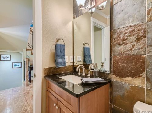 7849 Valentia St, Englewood CO 80112-3338 exterior