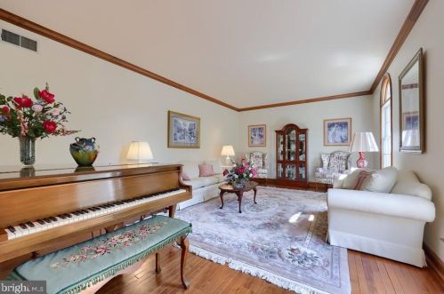 1991 Pickering Trl, Lancaster PA 17601-4972 exterior