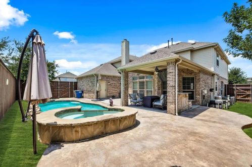 6502 Fieldcrest Ln, Garland TX  75048-5522 exterior