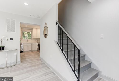 2337 Emerald Heights Ct, Herndon VA  20191-1749 exterior