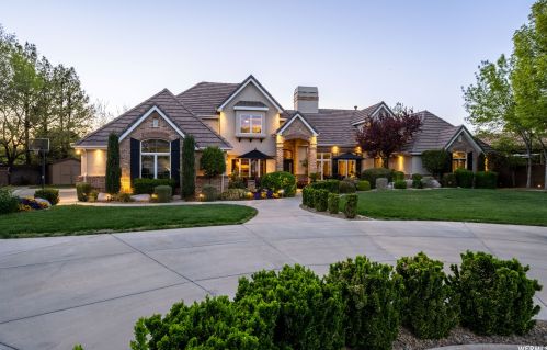 1616 Cobblestone Ln, Saint George, UT 84790-8588