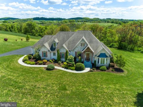 203 Tobias Rd, New Schaefferstown, PA 19506-9332