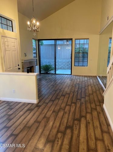 333 Trevi Pl, Calabasas, CA 91377-5526