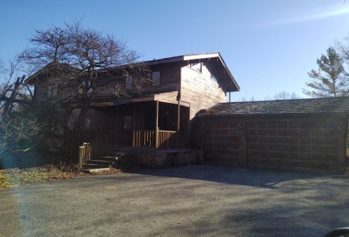 23250 Indian Creek Rd, Half Day, IL 60069-2925