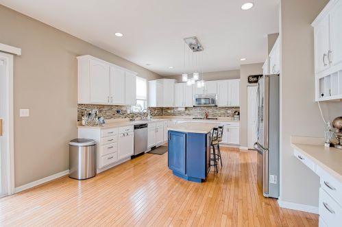 186 Sunflower Ln, Hanover Park, IL 60103-2309