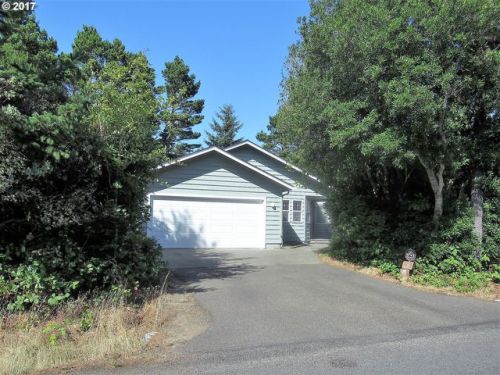 4819 Oceana Dr, Florence, OR 97439-9016