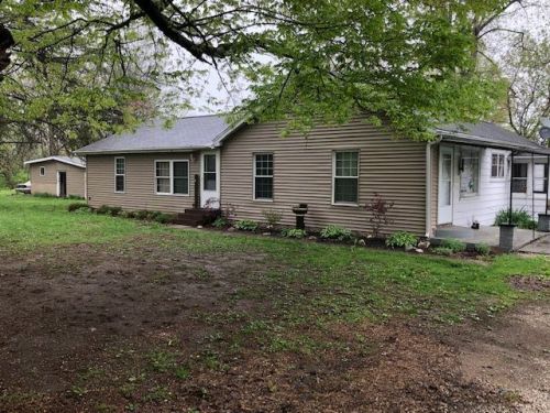 8041 Weger St, Terre Haute IN  47805-1000 exterior