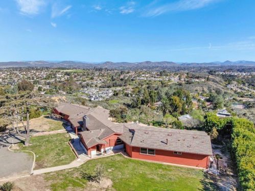 1575 Crest Dr, Encinitas, CA 92024-5210