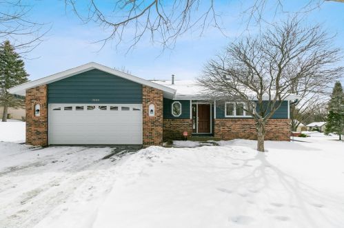 3888 Canter Glen Dr, Saint Paul, MN 55123-1672