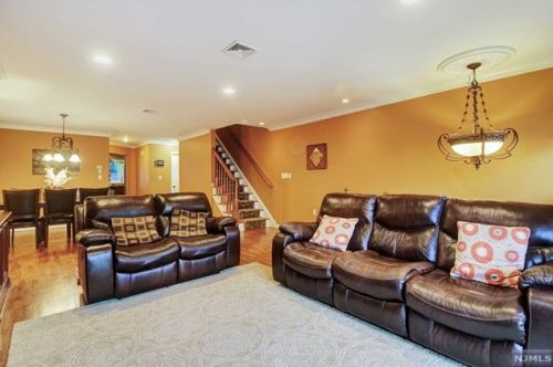 176 Undercliff Ave, Edgewater NJ  07020-1125 exterior
