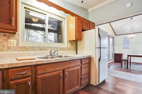 280 Walden Rd, Hedgesville, WV 25427-5349