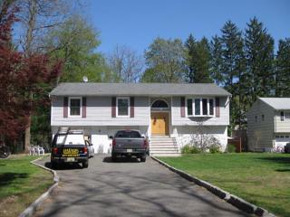 20 Lake Rd, Wayne, NJ 07470-6359