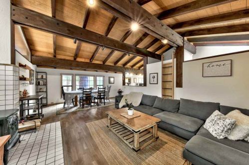 11576 Chamonix Rd, Truckee CA  96161-6413 exterior