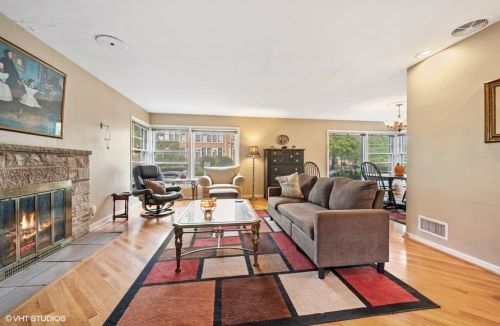 5649 Mozart St, Chicago, IL 60659-4822