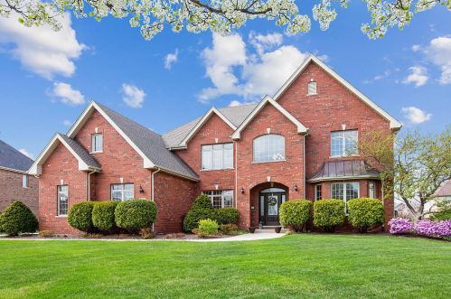 7908 Pineview Ln, Frankfort, IL 60423-9006