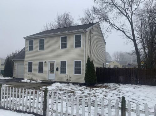 110 Winter Ave, Warwick, RI 02889-2733