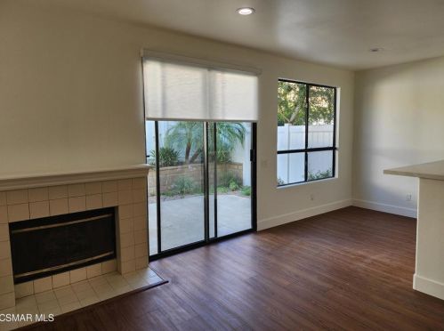 356 Turin St, Calabasas, CA 91377-5527