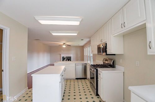 3016 Edgewater Pointe, Mcdonough, GA 30253-7426