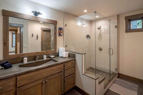 11901 Sitzmark Way, Truckee CA  96161-6139 exterior