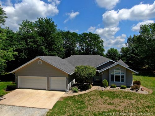 3695 4500e Rd, Saint Anne, IL 60964-5472