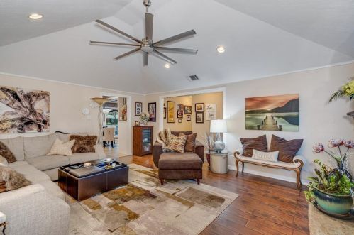 1521 Barclay Dr, Carrollton TX 75007-2836 exterior