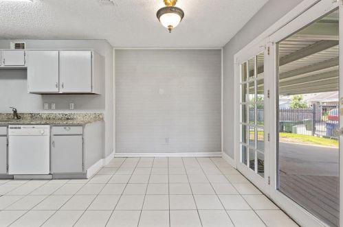 1214 High Vly Dr, Garland TX 75041-2050 exterior